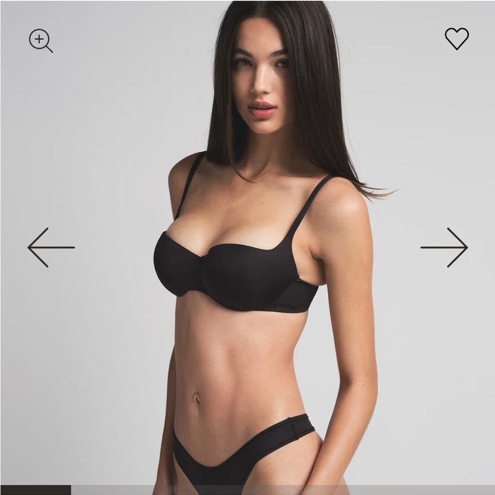 SKIMS Black Bra